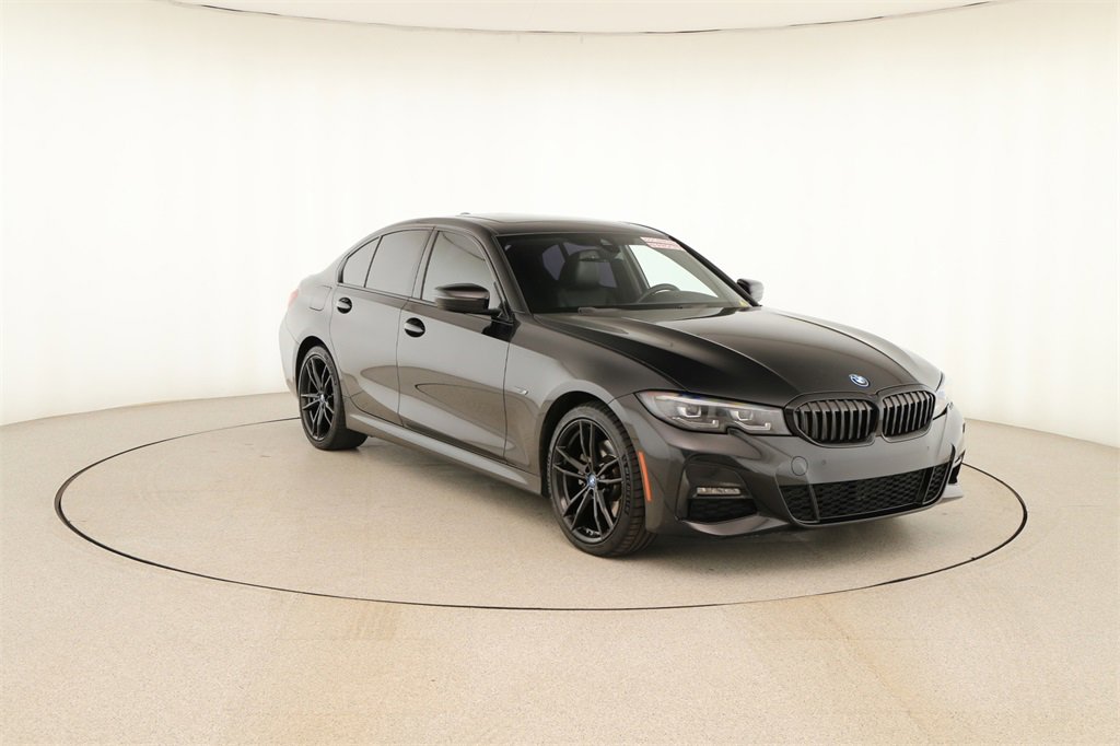 Used 2022 BMW 330e w/ M Sport Package image 10