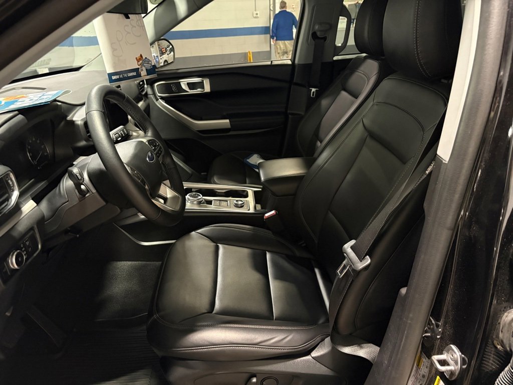 Certified 2023 Ford Explorer XLT w/ Equipment Group 202A image 9