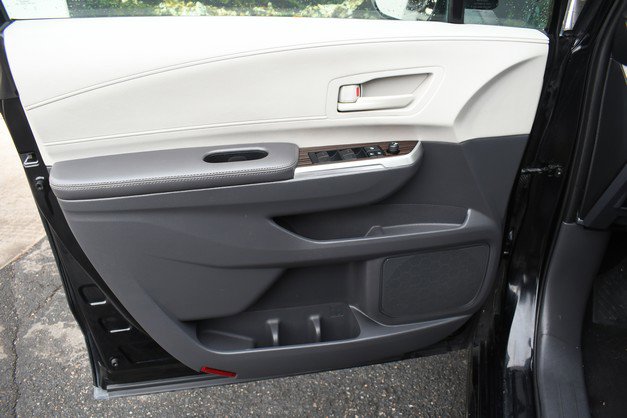 Certified 2022 Toyota Sienna LE image 13