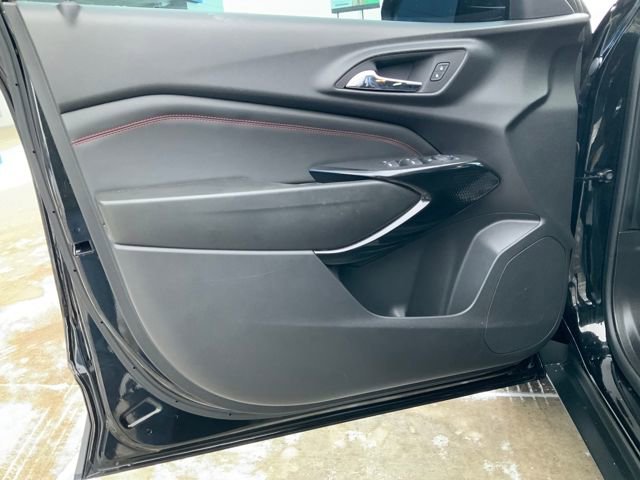 Certified 2024 Chevrolet Trax RS w/ Sunroof Package image 13