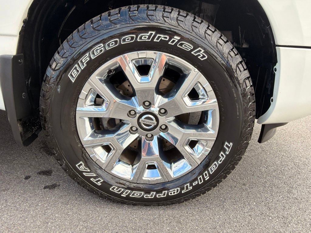 Used 2020 Nissan Titan SL w/ Moonroof Package AWD/4WD image 38
