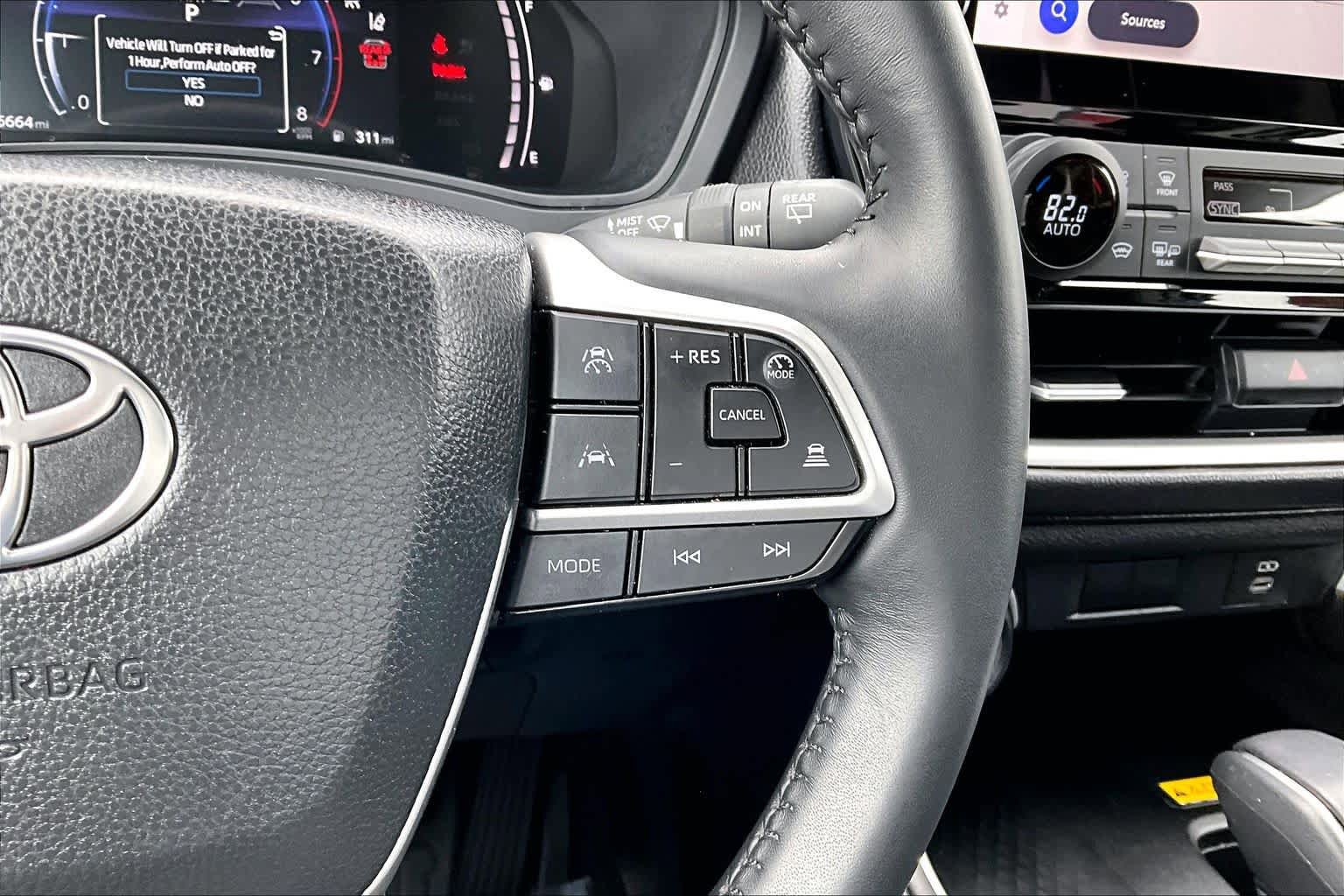 Used 2025 Toyota Grand Highlander AWD image 23