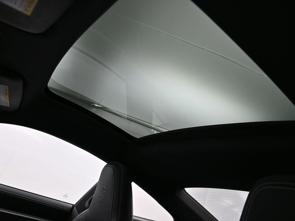 Certified 2025 Porsche 911 Carrera image 9