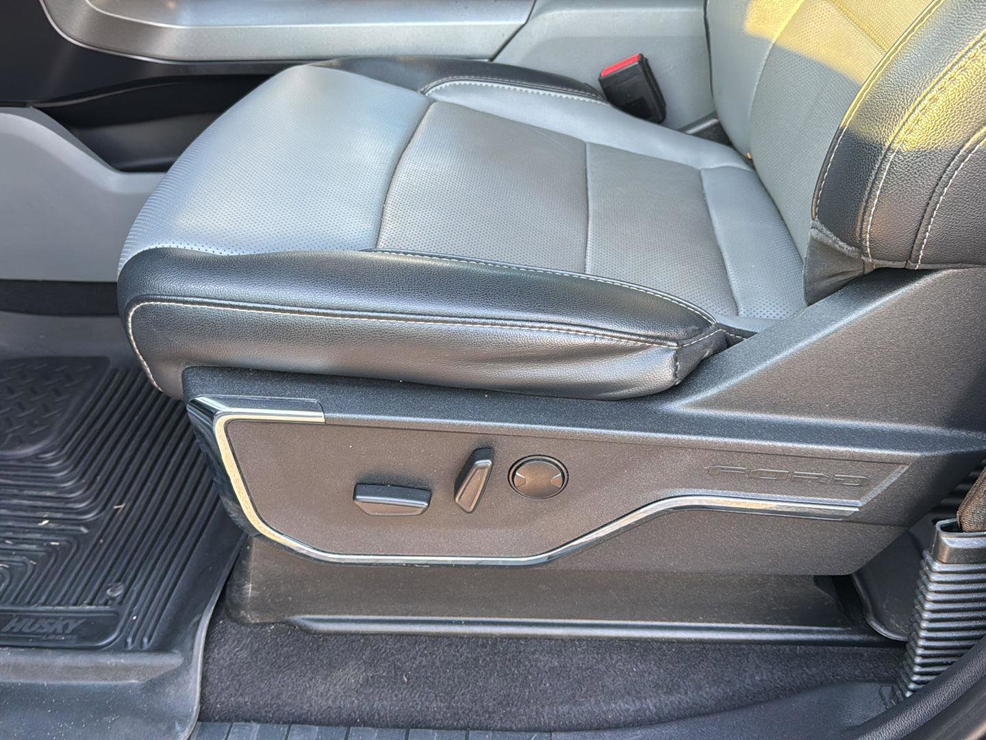 Used 2023 Ford F150 Lariat image 29