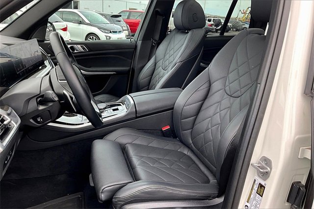 Used 2025 BMW X5 sDrive40i w/ Premium Package image 5