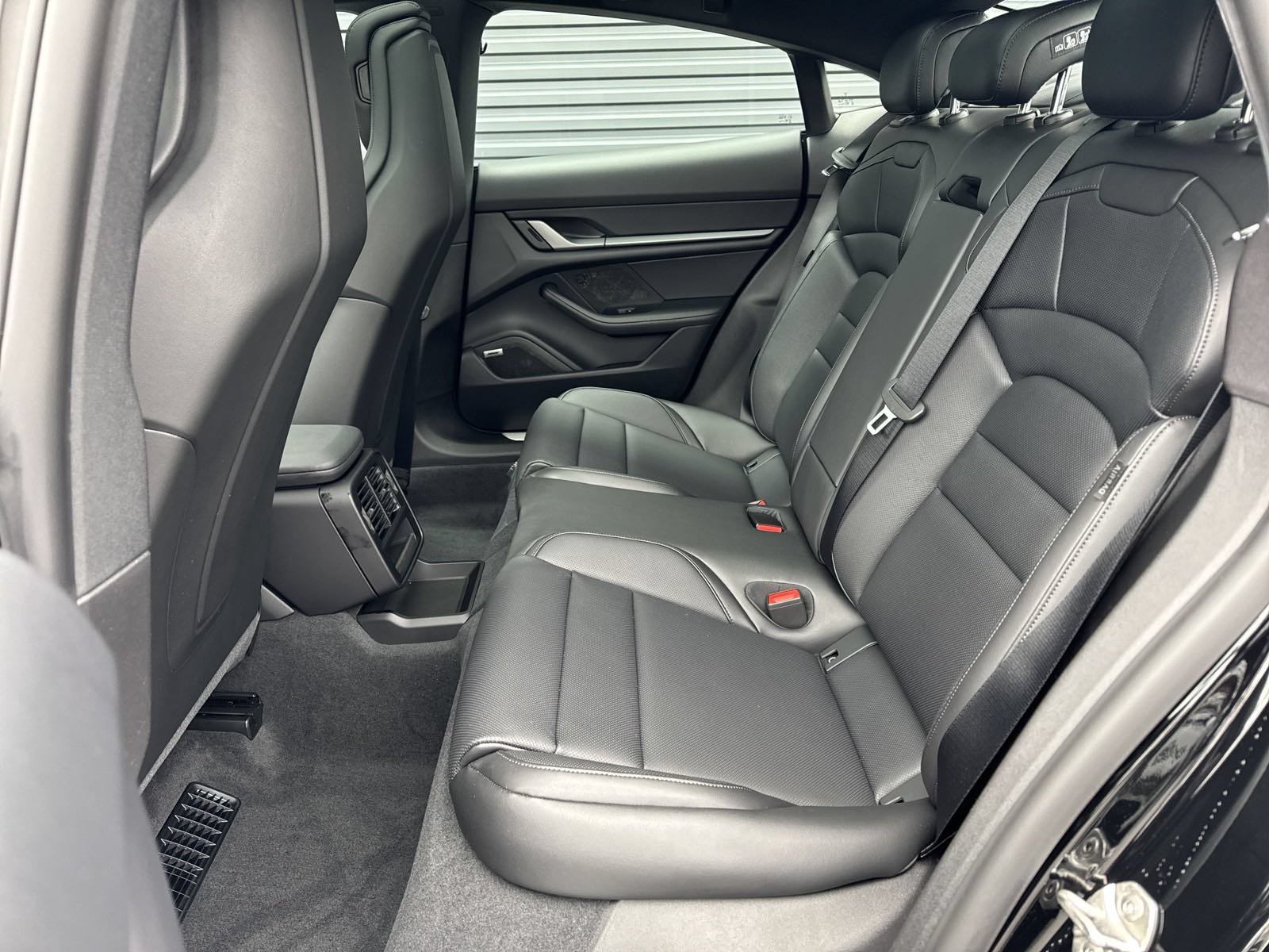 New 2025 Porsche Taycan w/ Premium Package RWD image 50
