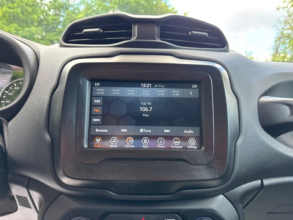Used 2021 Jeep Renegade Latitude AWD/4WD image 19