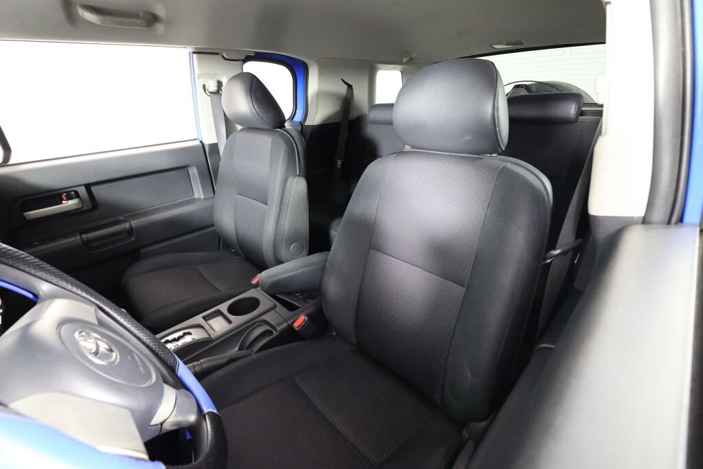 Used 2007 Toyota FJ Cruiser 2WD image 11