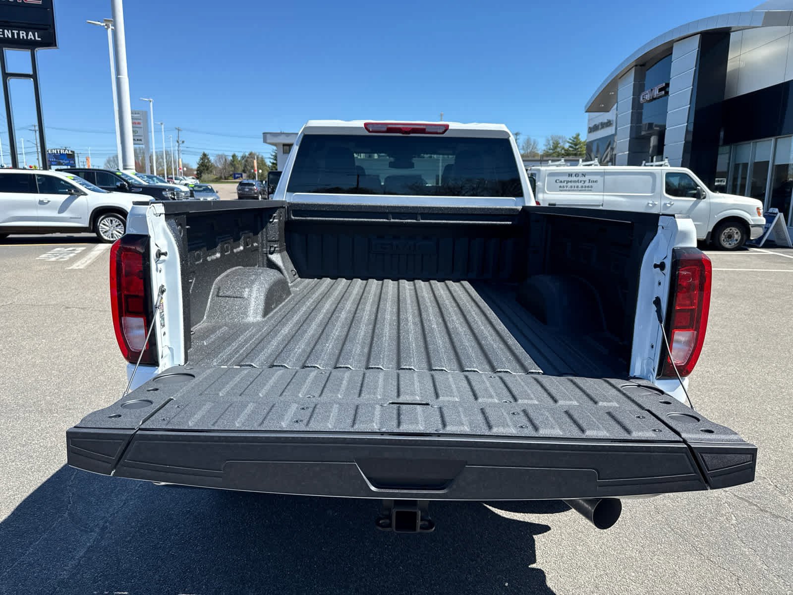 New 2026 GMC Sierra 2500 SLE w/ SLE Value Package; AWD/4WD image 12