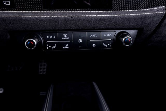 Used 2023 Ferrari F8 Tributo image 45