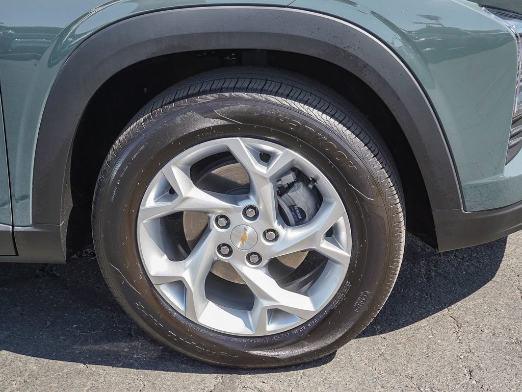 Used 2026 Chevrolet Trax LS w/ LS Convenience Package image 9