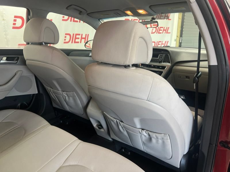 Used 2015 Hyundai Sonata SE FWD image 11