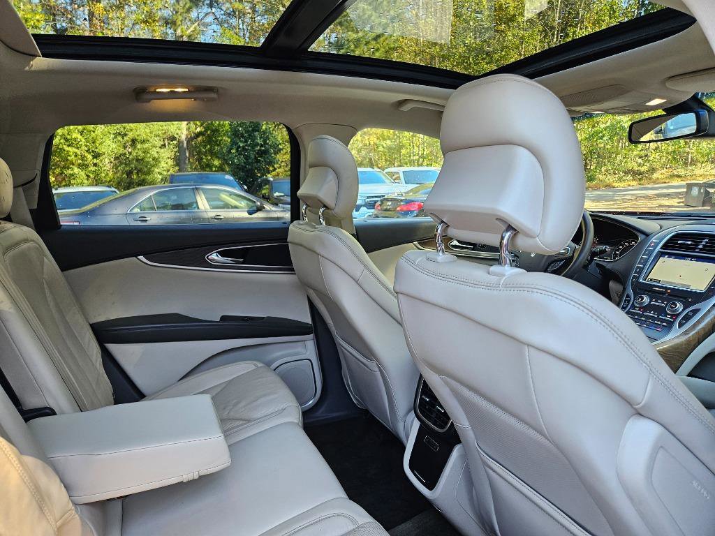 Used 2016 Lincoln MKX Reserve w/ Technology Package AWD/4WD image 38