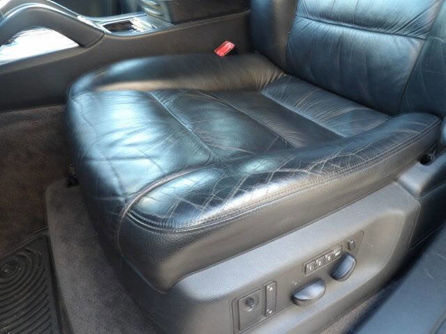 Used 2004 Porsche Cayenne Turbo image 22