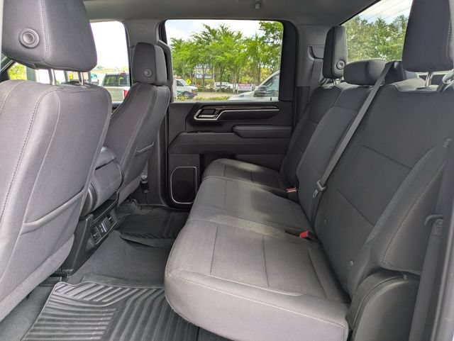 Used 2025 Chevrolet Silverado 2500 LT w/ Convenience Package AWD/4WD image 17