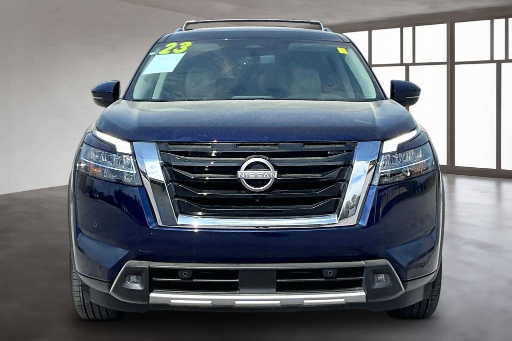 Used 2023 Nissan Pathfinder SL image 2