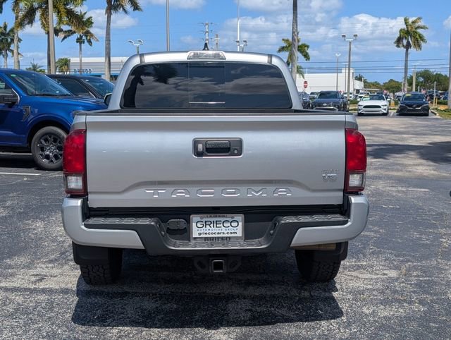 Used 2022 Toyota Tacoma SR5 w/ Technology Package RWD image 6