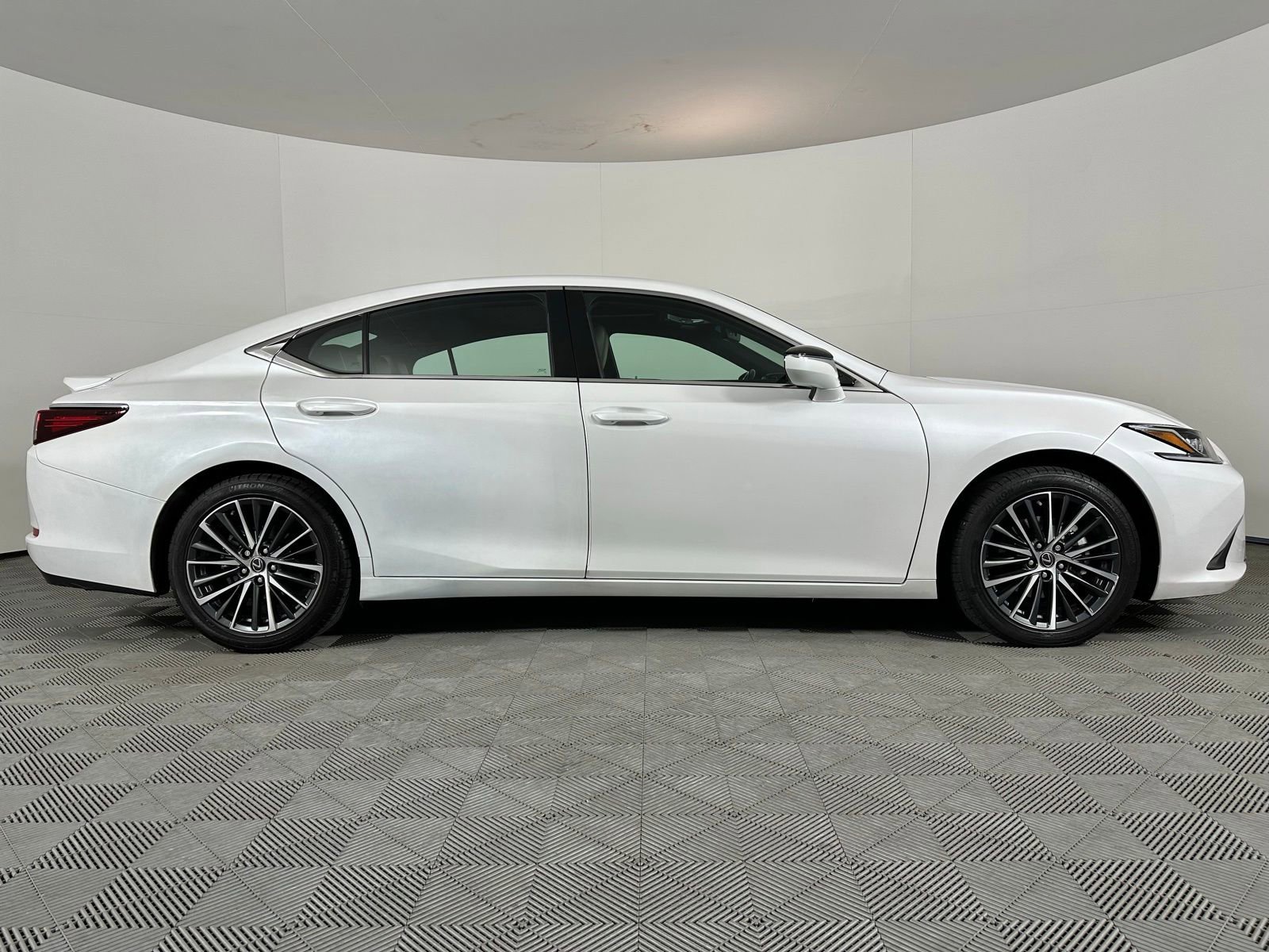 Used 2022 Lexus ES 350 w/ Premium Package FWD image 39
