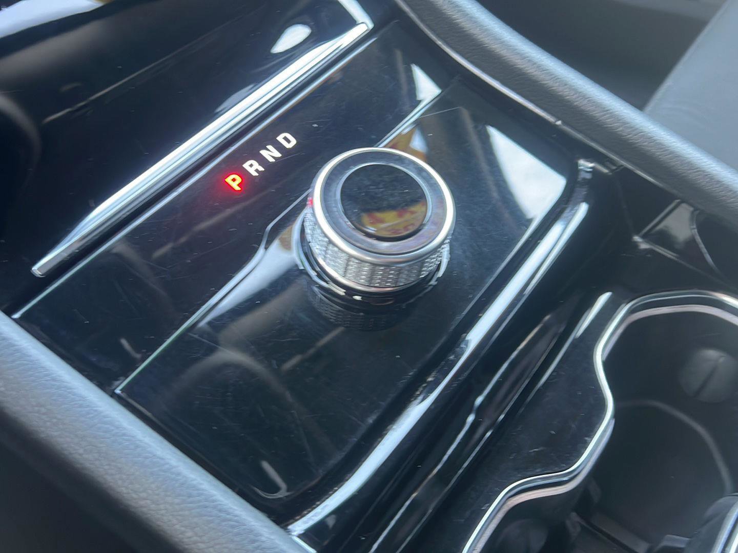 Used 2023 Jeep Grand Cherokee Laredo image 13