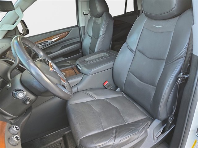 Used 2020 Cadillac Escalade Luxury w/ LPO, Radiant Package image 19