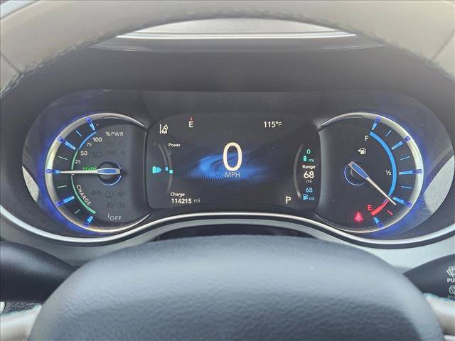 Used 2018 Chrysler Pacifica Limited w/ Advanced Safetytec Group FWD image 10