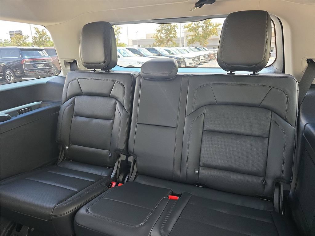 New 2027 Lincoln Navigator Premiere RWD image 12