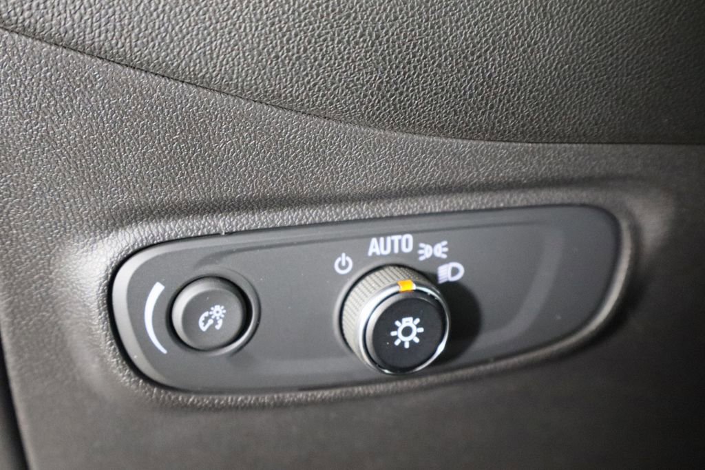 Used 2022 Chevrolet Equinox RS image 23