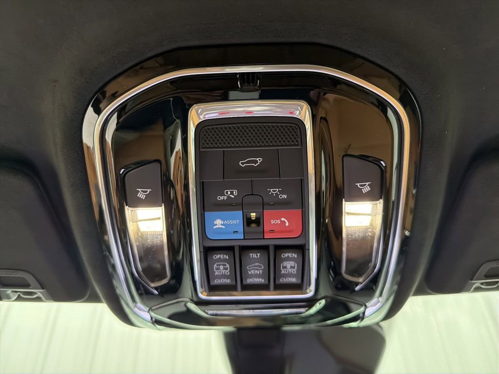 Used 2023 Jeep Grand Cherokee Summit AWD/4WD image 28