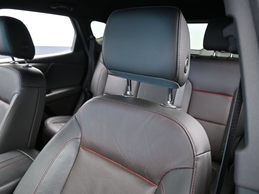 Used 2020 Chevrolet Blazer RS FWD image 17