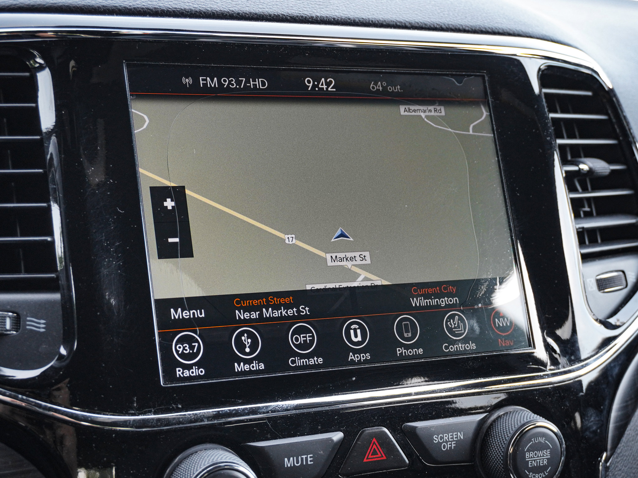 Used 2019 Jeep Grand Cherokee Altitude AWD/4WD image 23