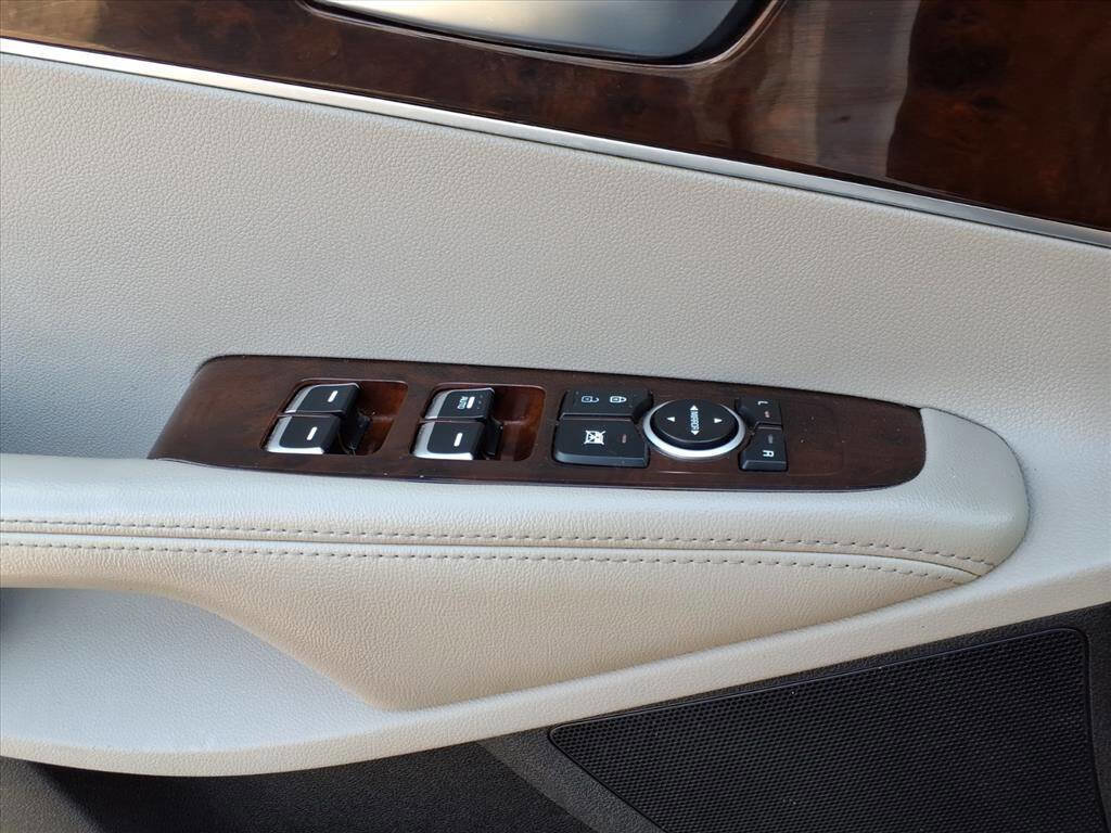 Used 2017 Kia Sorento LX w/ LX Convenience Package image 29