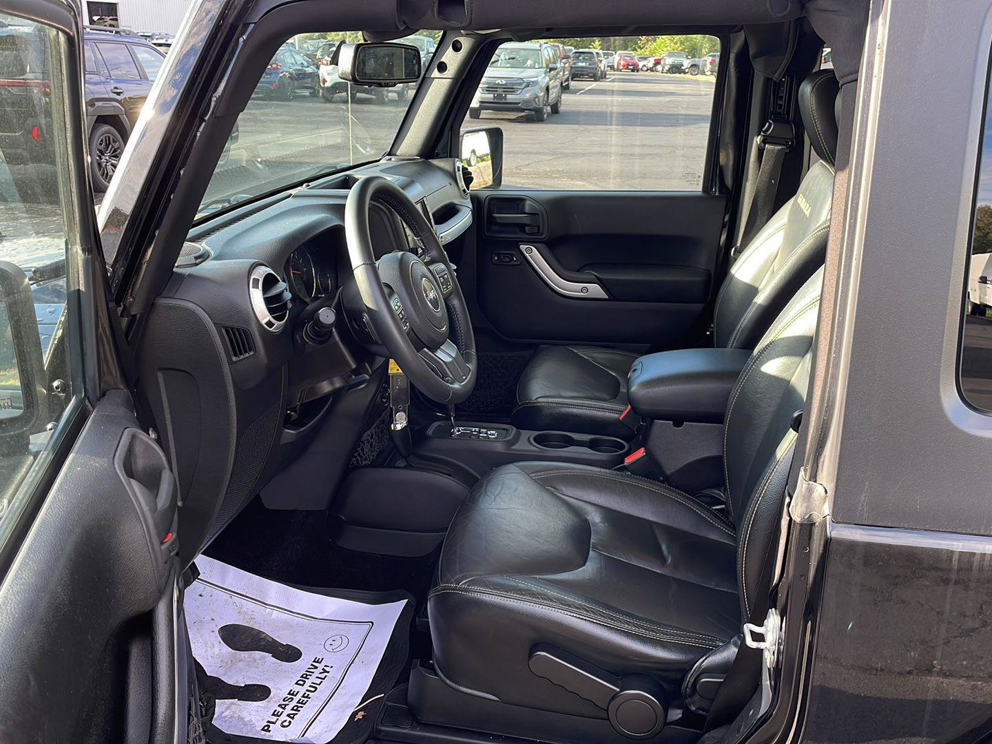 Used 2015 Jeep Wrangler Sahara w/ Connectivity Group AWD/4WD image 10