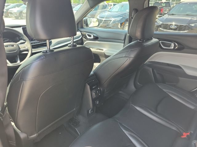 Used 2025 Jeep Compass Limited AWD/4WD image 12