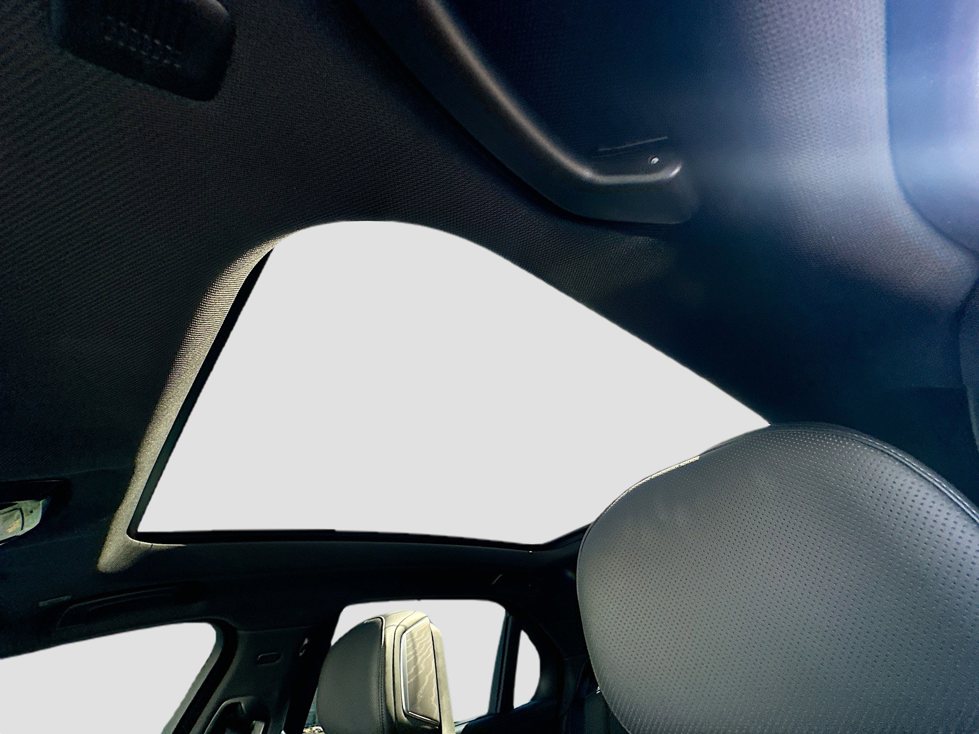 Used 2023 BMW 740i w/ Parking Assistance Package image 20