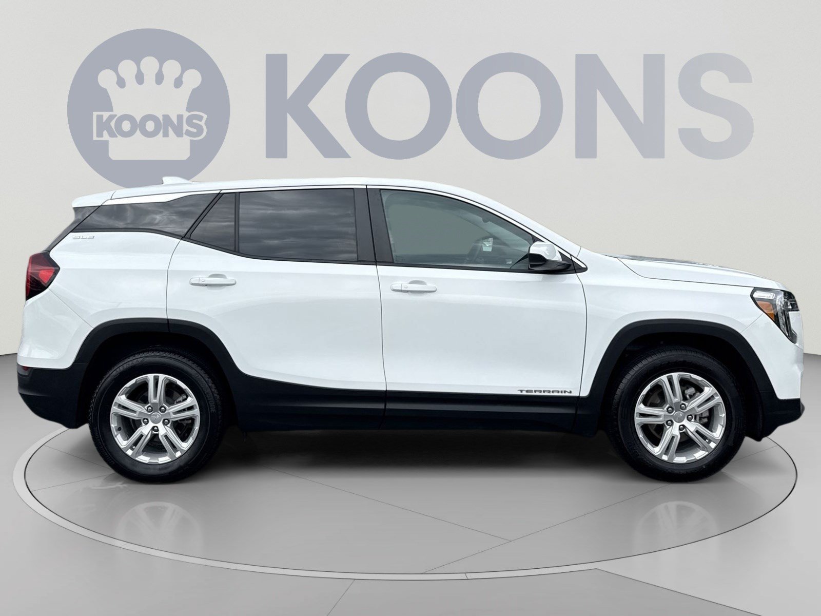 Used 2024 GMC Terrain SLE AWD/4WD image 8