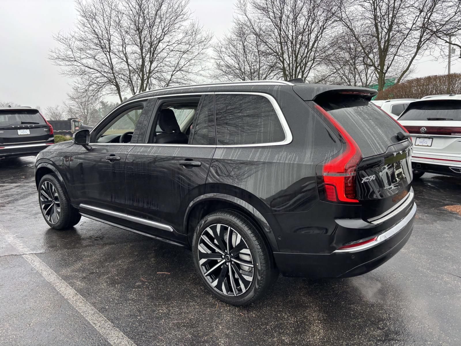 New 2026 Volvo XC90 B6 Plus w/ Protection Package Premier AWD/4WD image 5