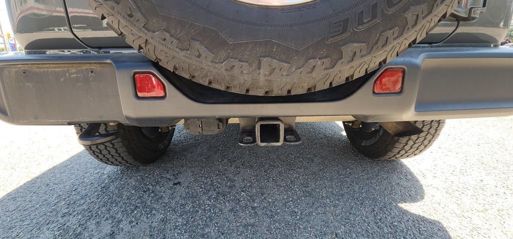 Used 2020 Jeep Wrangler Unlimited Sahara AWD/4WD image 10