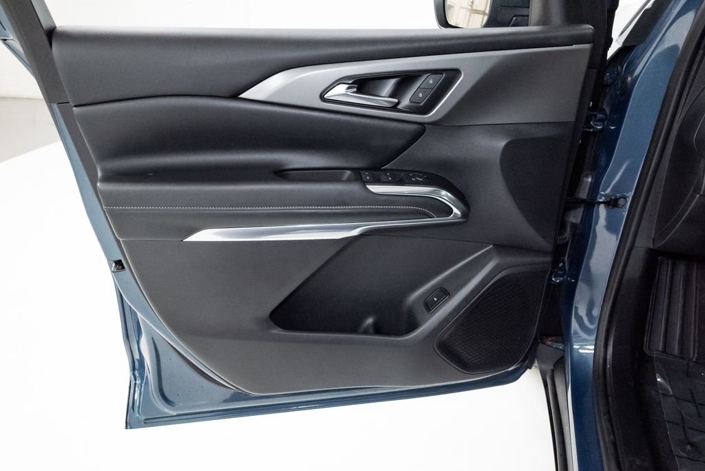 Used 2024 Chevrolet Traverse LT FWD image 9