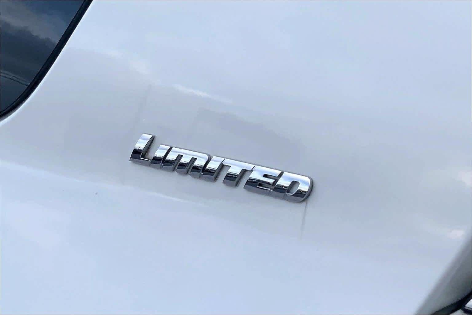 Used 2019 Toyota 4Runner Limited RWD image 7