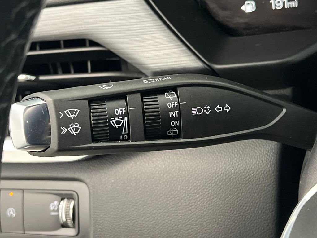 Used 2025 GMC Acadia Elevation image 52