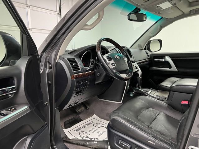 Used 2014 Toyota Land Cruiser image 20