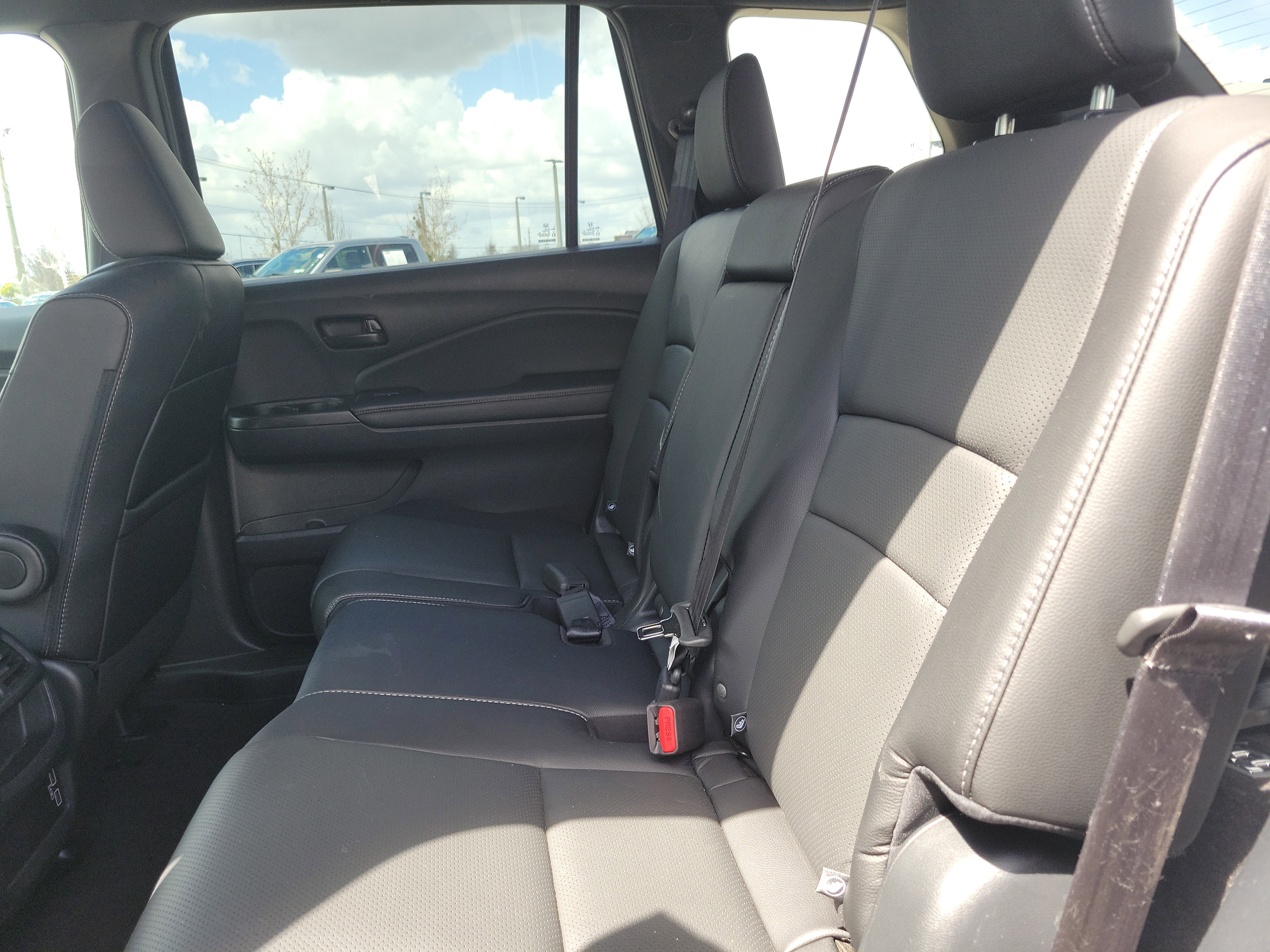 Used 2023 Honda Passport EX-L image 17