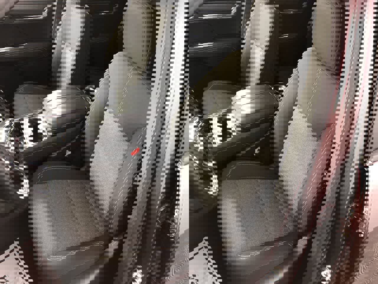 Used 2025 GMC Acadia Elevation image 10