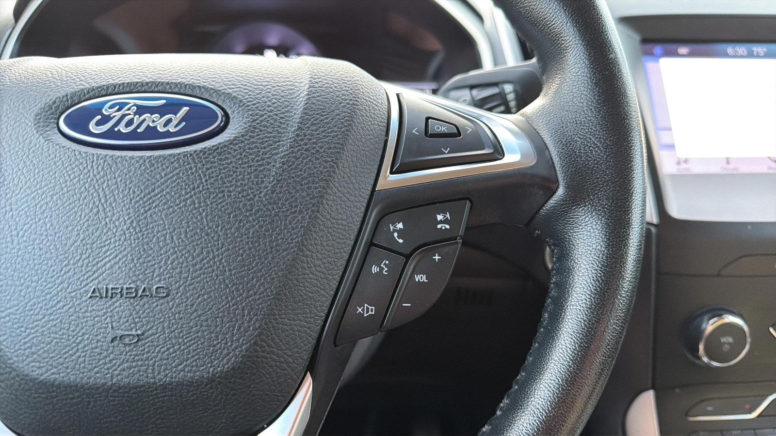 Used 2019 Ford Edge SEL w/ Equipment Group 201A FWD image 18