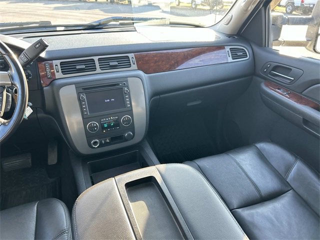 Used 2009 GMC Sierra 3500 SLT w/ SLT Convenience Package image 16