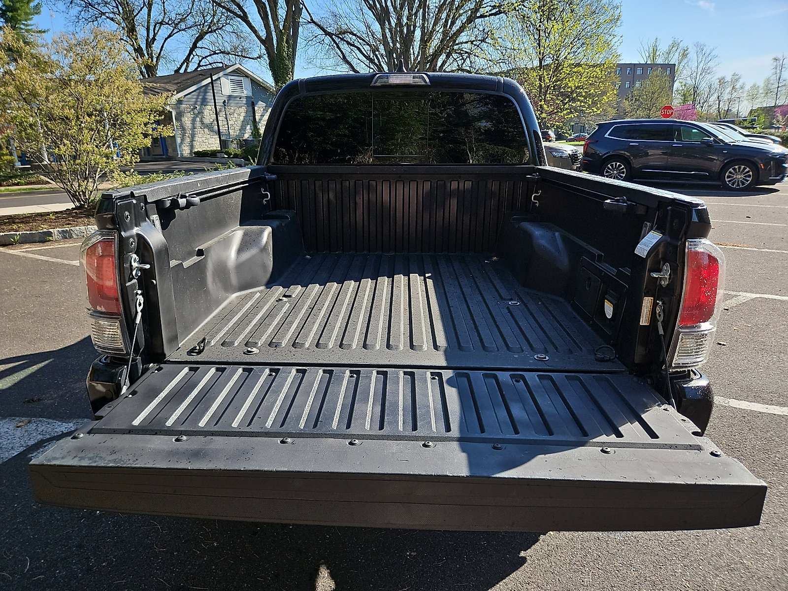 Used 2023 Toyota Tacoma TRD Off-Road w/ Technology Package AWD/4WD image 28