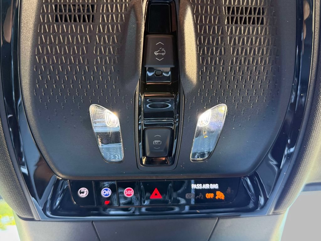 Used 2024 Cadillac Lyriq Luxury AWD/4WD image 28