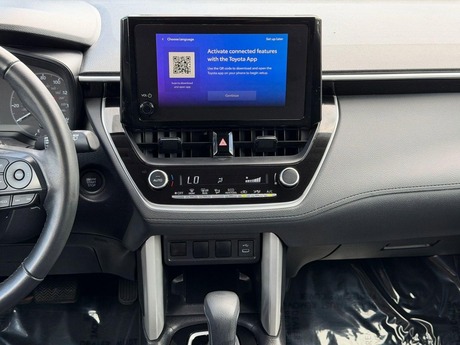 Used 2025 Toyota Corolla Cross LE image 26