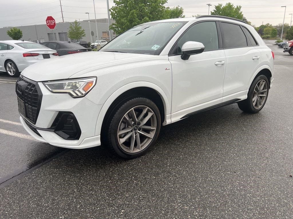 Used 2023 Audi Q3 2.0T Premium Plus w/ Premium Plus Package AWD/4WD image 1