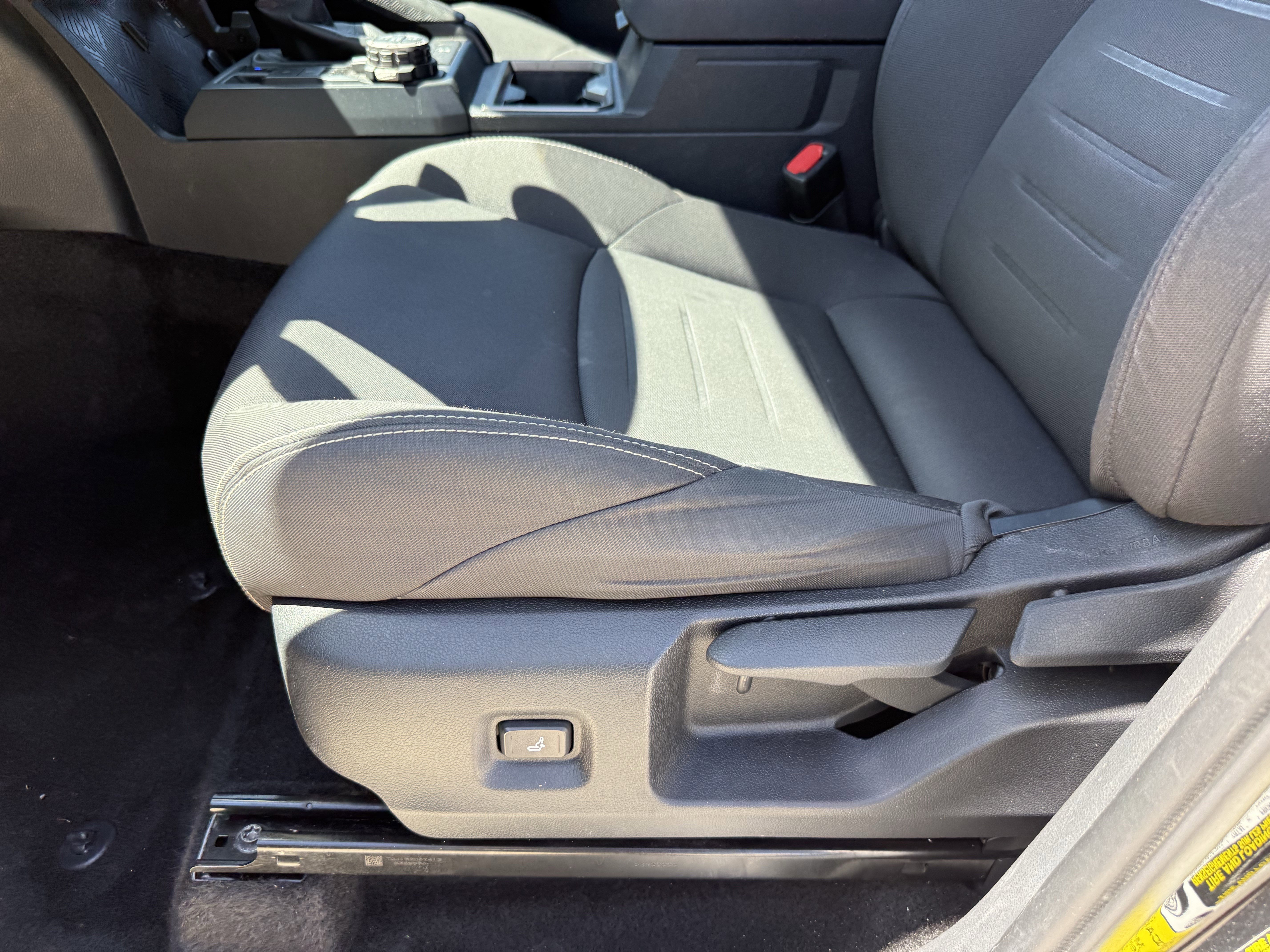 Used 2024 Toyota Tacoma TRD Off-Road image 29